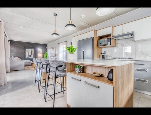 4 BEDROOM CLUSTER FOR SALE IN ALBERTSDAL